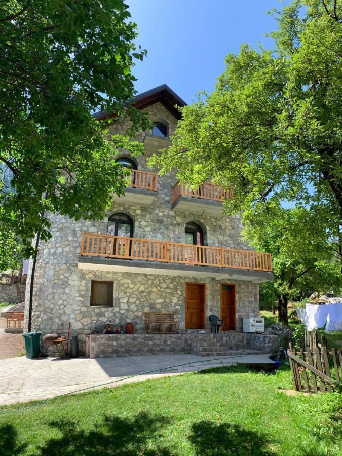 Stonehouse Villa วัลโบเนอ ภายนอก รูปภาพ